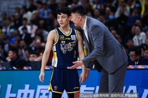 开云体育下载-媒体人：系列赛0-2落后不是结束 广东完成让二追三也不是不可能