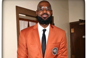 开云体育官网-老骥伏枥！詹姆斯评论：我依然处于巅峰状态，同时已入选名人堂！