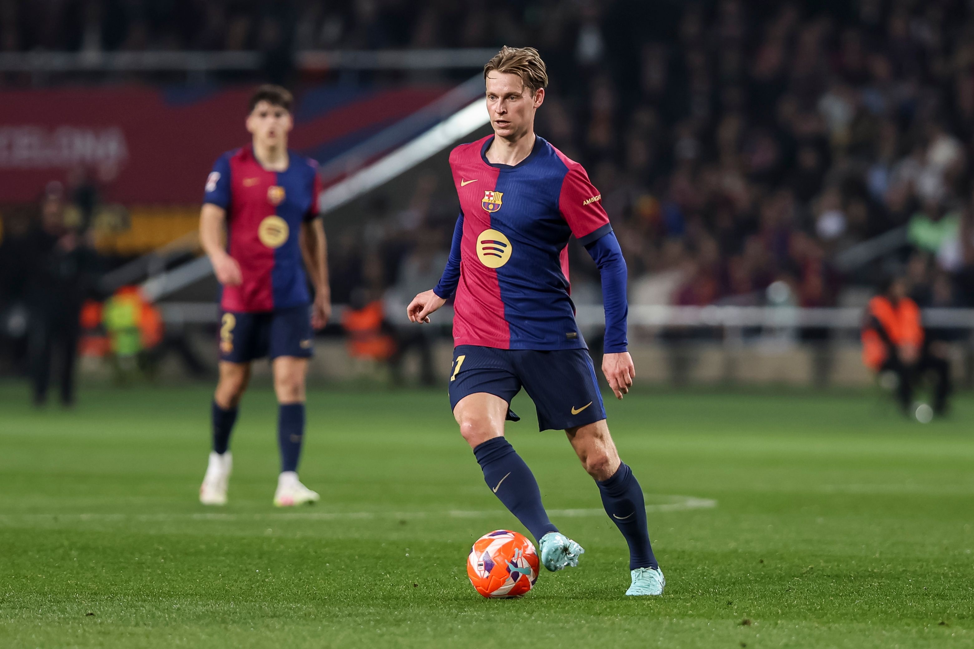 开云体育app-世体：德容单独进行场地恢复训练，孔德与巴尔德参与球队合练